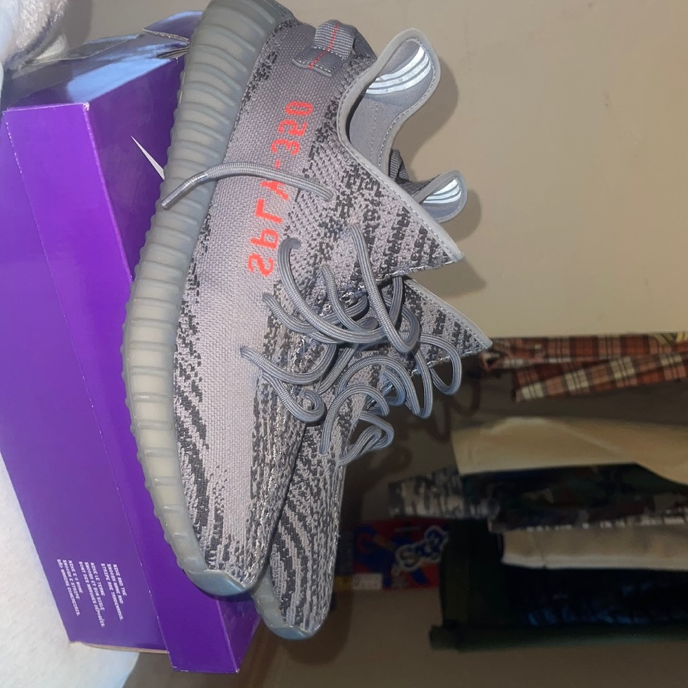 Mens 11.5 Yeezy Boost 350 V2
